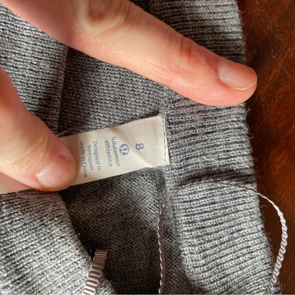 Lululemon sit in lotus sweater 8 - Picture 3 of 6